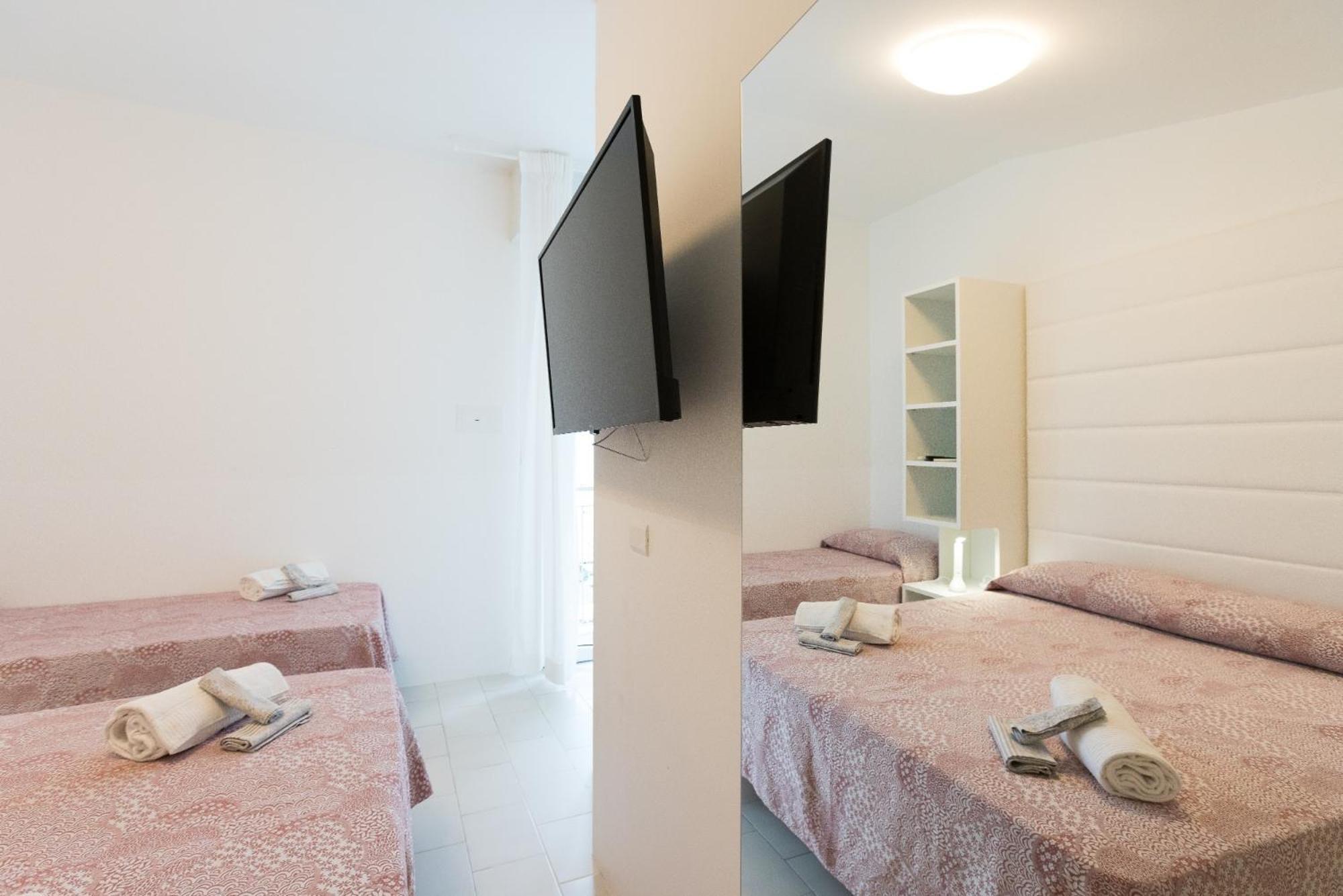 Hotel Ninfea Cattolica Eksteriør bilde
