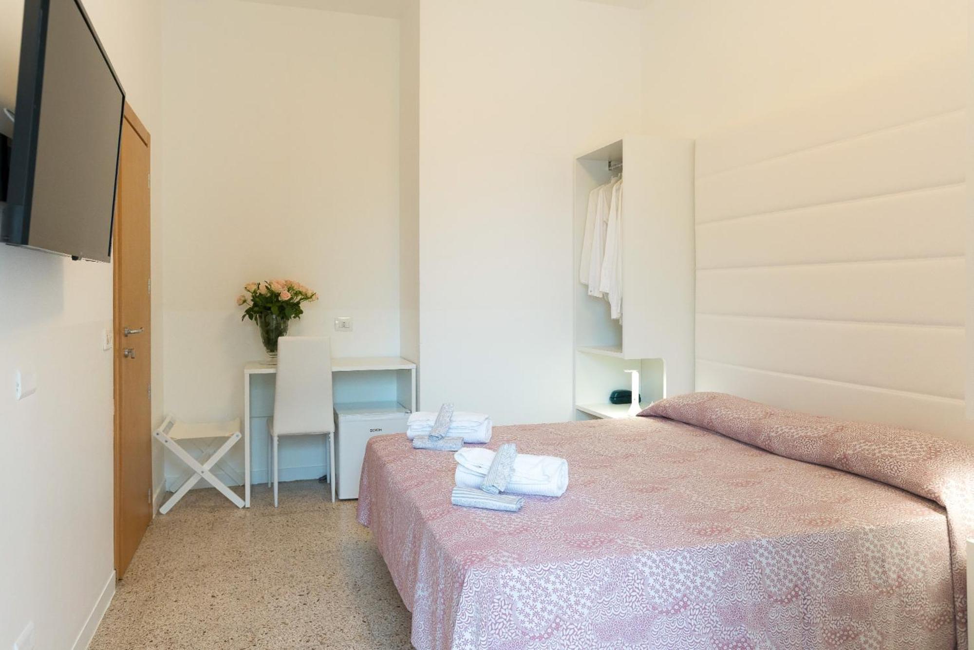 Hotel Ninfea Cattolica Eksteriør bilde