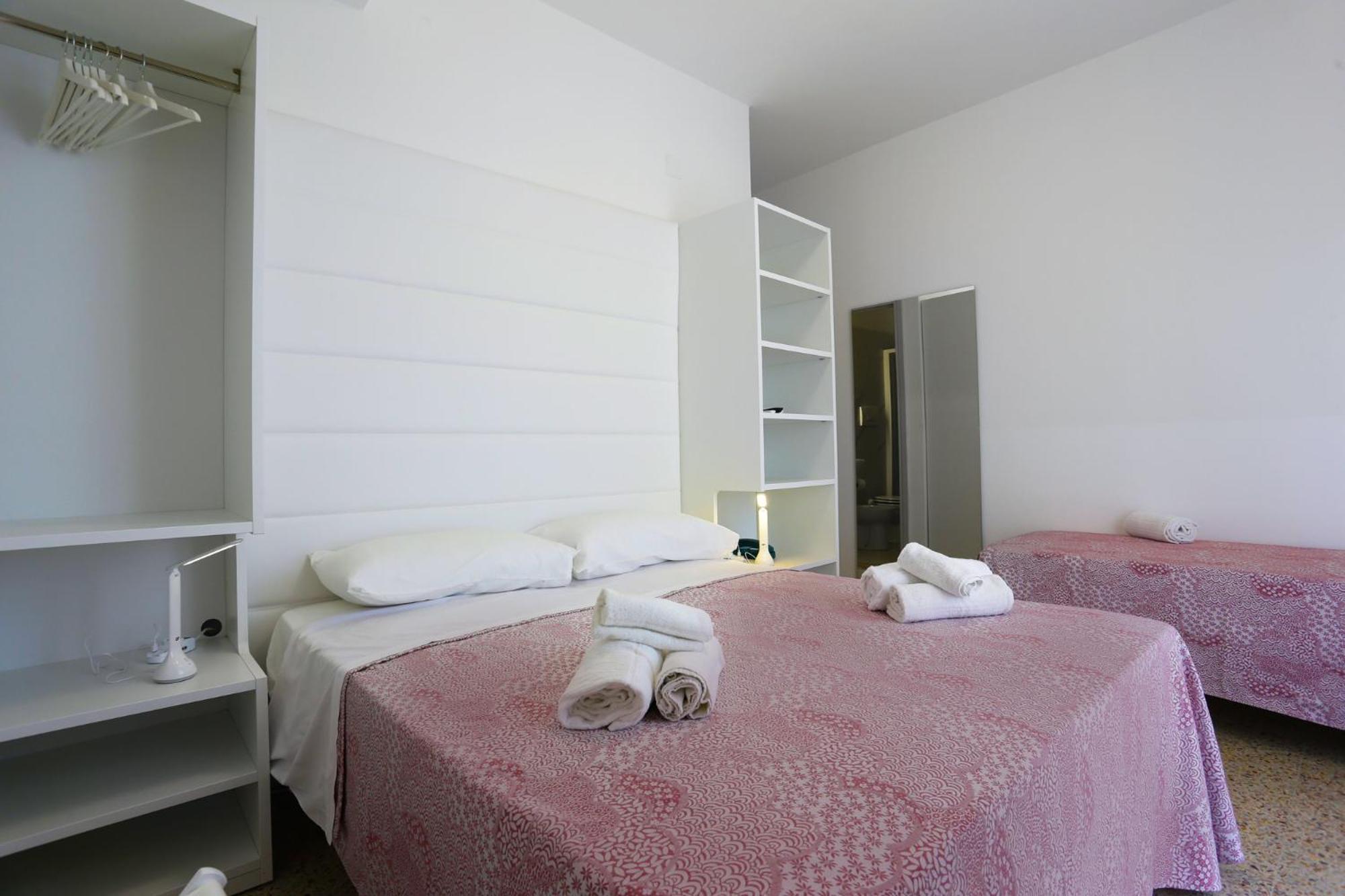 Hotel Ninfea Cattolica Eksteriør bilde