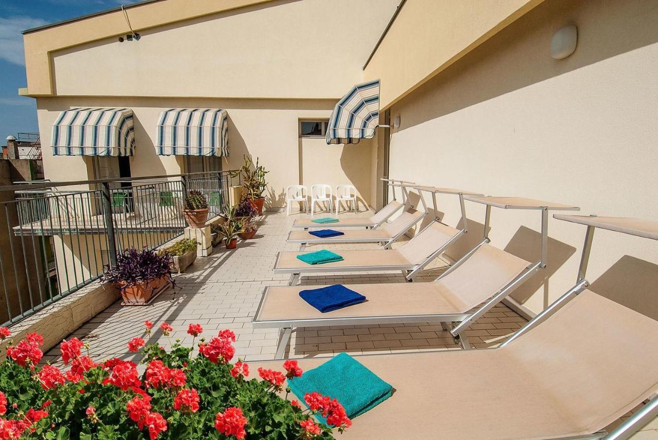 Hotel Ninfea Cattolica Eksteriør bilde