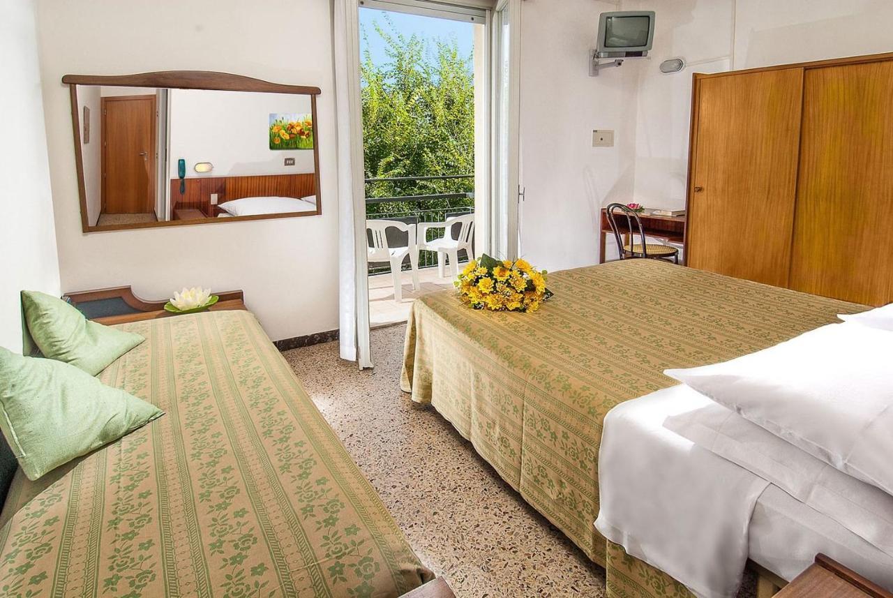 Hotel Ninfea Cattolica Eksteriør bilde