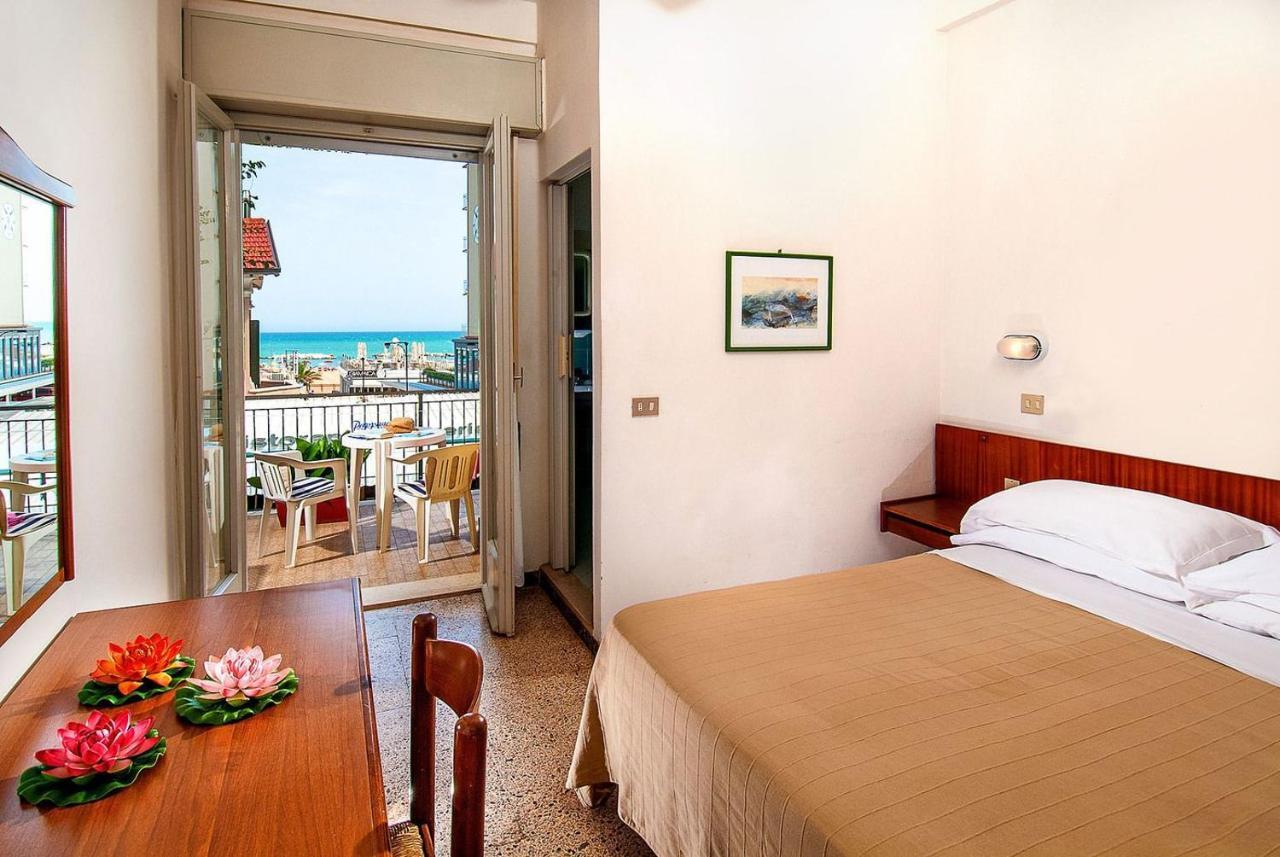 Hotel Ninfea Cattolica Eksteriør bilde